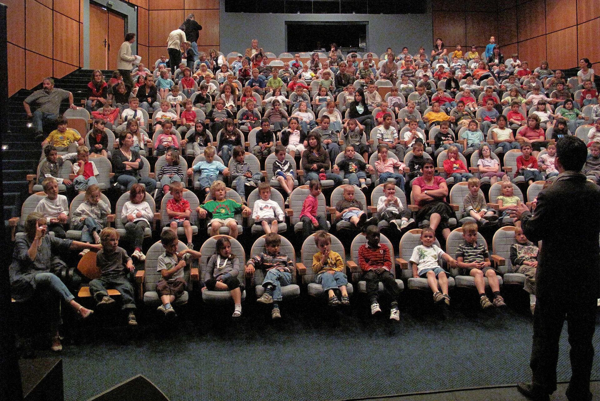 Auditorium de Lure avec public