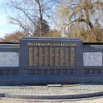 Monument aux morts vue entière
