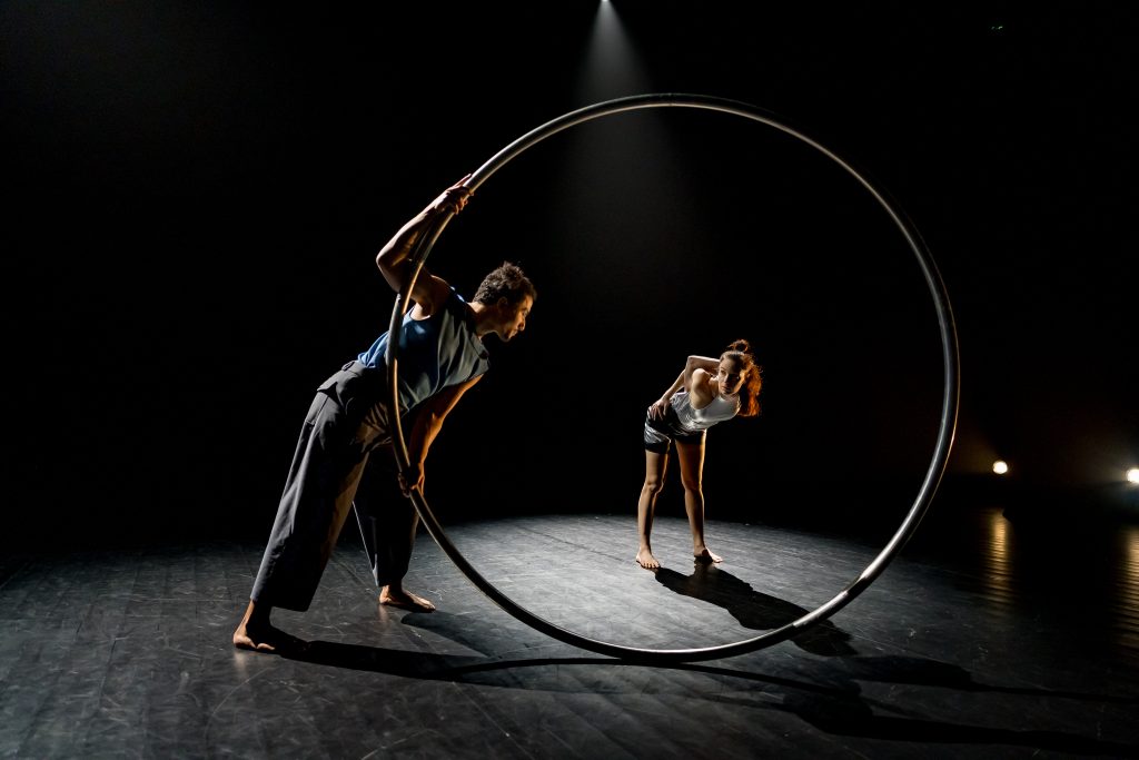 Vertige Emilie Joneau et Chaouki Amellal avec leur roue Cyr