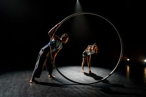 Vertige Emilie Joneau et Chaouki Amellal avec leur roue Cyr